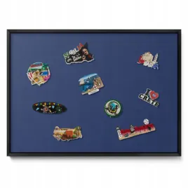 kolekcjonerska-magnetyczna-tablica-na-magnesy-z-podrozy-granatowa-70x50