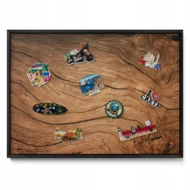 magnetyczna-tablica-do-przypinania-magnesow-peknieta-tekstura-drewna-70x50