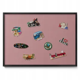 tablica-magnetyczna-na-magnesy-do-pokoju-dzieciecego-pastelowo-rozowa-70x50