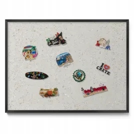 tablica-magnetyczna-z-rama-na-magnesy-z-podrozy-jasny-kamien-gres-80x60