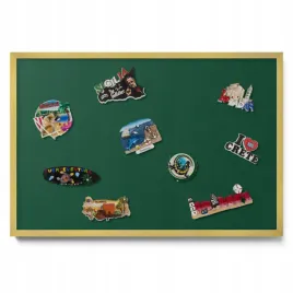 magnetyczna-tablica-na-pamiatki-z-podrozy-z-magnesami-ciemnozielona-60x40