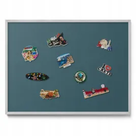 tablica-magnetyczna-na-magnesy-z-wakacji-do-powieszenia-ciemna-morska-80x60