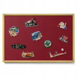 tablica-na-magnesy-magnetyczna-w-ramie-na-zdjecia-sciane-bordowa-60x40