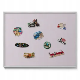 tablica-na-magnesy-magnetyczna-w-srebrnej-ramie-na-sciane-liliowa-80x60