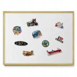 tablica-w-ramie-magnetyczna-na-sciane-na-magnesy-nad-biurko-biala-80x60