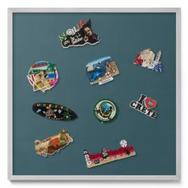 magnetyczna-tablica-do-przypinania-magnesow-z-podrozy-ciemna-morska-50x50