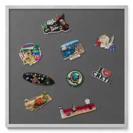 kolekcjonerska-magnetyczna-tablica-na-magnesy-z-podrozy-ciemna-szara-50x50