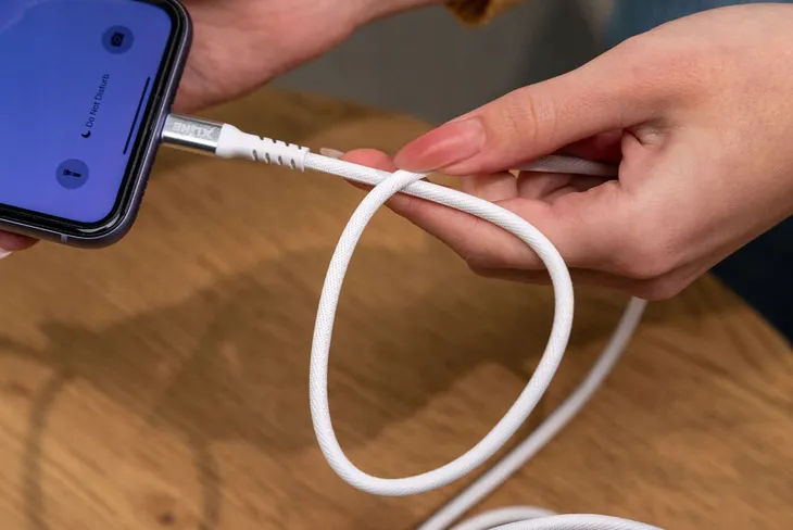 kabel-xline-usb-typ-c-apple-lightning-1-m-dlugosc-przewodu-1-m-zlacza-usb-typ-c-apple-lightning