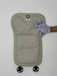 pokrowiec-oparcie-logo-bmw-na-fotele-mata-poduszka-skora-pu