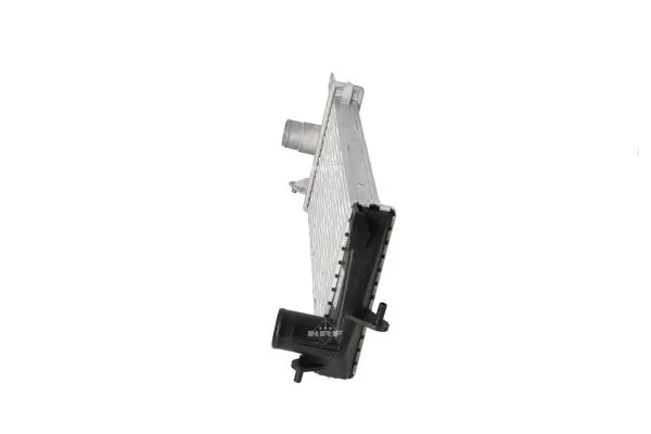 intercooler-land-rover-defender-06-nrf-30910-waga-produktu-8-kg