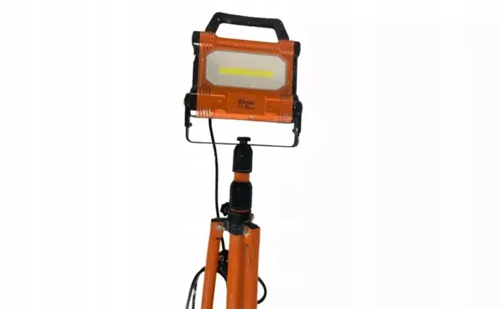 halogen-bialy-neutralny-3000-lm-30-w-marka-richmann