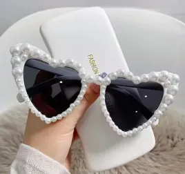 okulary-serca-z-bialymi-perelkami-perlami-biale-y2k-prezent-streetwear