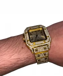 diamentowy-zegarek-z-krysztalami-diamentami-swiecacy-iced-streetwear