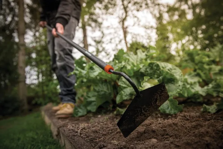 fiskars-motyka-solid-1016035-alum-stan-nowy-material-glowicy-metal