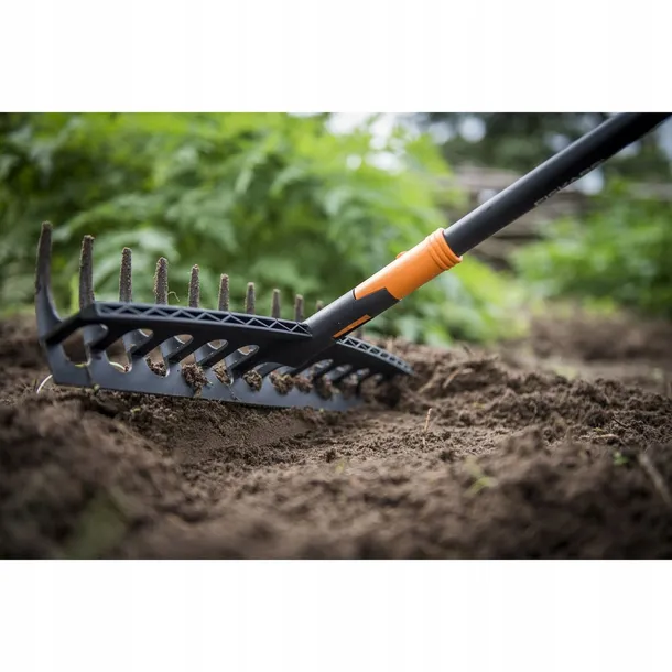 grabie-fiskars-do-lisci-trawy-proste-solid-41cm-xl-material-glowicy-tworzywo-sztuczne