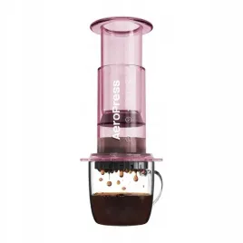 aeropress-clear-pink-zaparzacz-do-kawy-rozowy