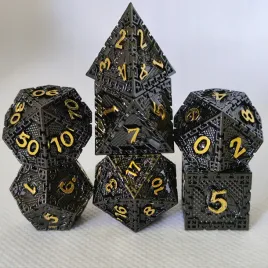 zestaw-7-metalowych-kosci-zdobione-grawerowane-smok-dragon-czarne-zloty
