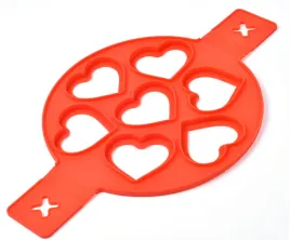 forma-mata-silikonowa-na-patelnie-serca-na-jajka-sadzone-nalesniki-czerwona