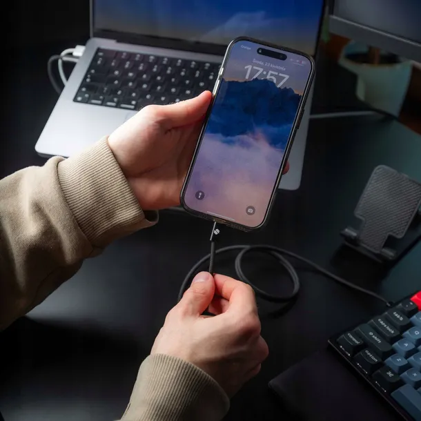 spacecase-usb-c-to-lightning-magnetic-cable-1m-20w-cl09-b-konstrukcja-oplot
