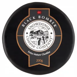 black-bomber-ser-cheddar-extra-mature-w-czarnym-wosku-200-g