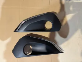 peugeot-208-i-lift-2015-ramka-halogenu-chrom-komplet