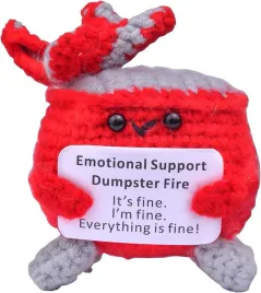 emocjonalne-wsparcie-maskotka-dumpster-fire-recznie-robiona