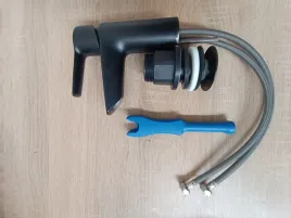 bateria-umywalkowa-stojaca-grohe-start-czarny