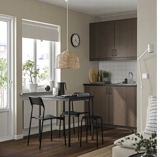 ikea-sandsberg-krzeslo-czarny-kolor-obicia-czarny