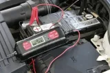 prostownik-absaar-atek-4000-6v-12v-4a-numer-katalogowy-producenta-77949-natezenie-maksymalne-4-a