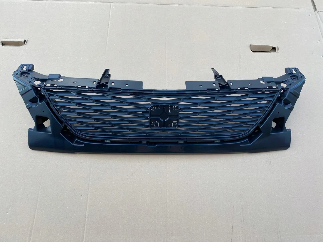seat-leon-5f-2012-grill-atrapa-stan-nowy
