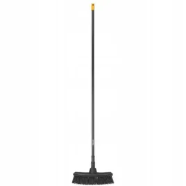 szczotka-manualna-do-podlogi-fiskars