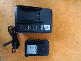 szybka-ladowarka-do-akumulatorow-18-v-karcher-2-445-032-0