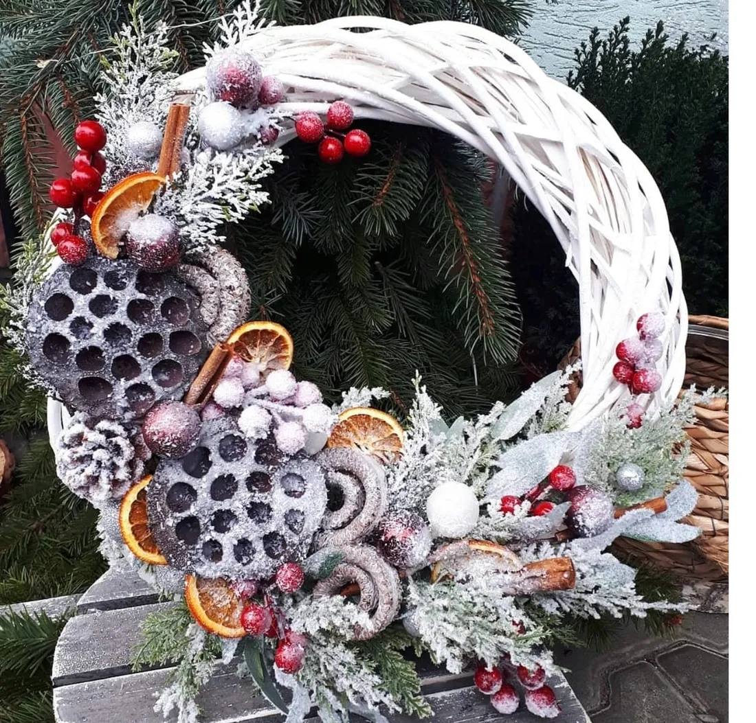 wianek-wiklinowy-szary-35-cm