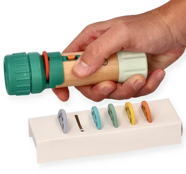 latarka-z-projektorem-slajdow-plec-chlopcy-dziewczynki