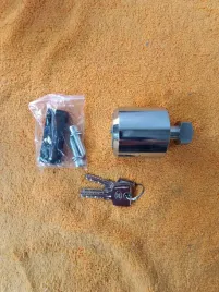 okragly-zamek-do-drzwi-wahadlowych-zaluzji-amig