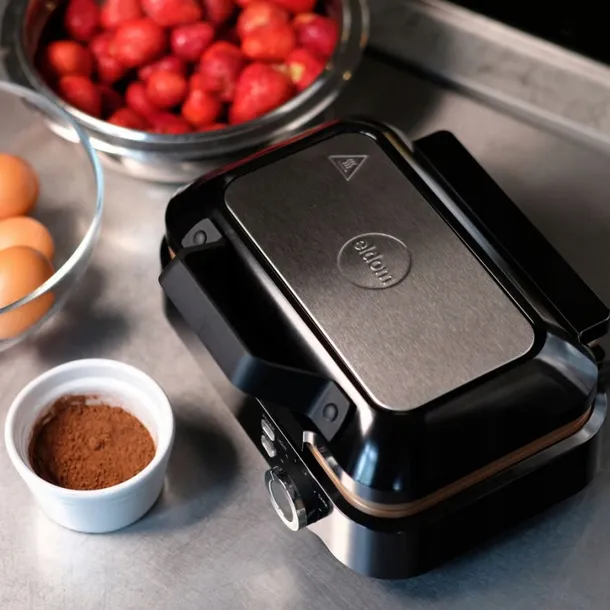 opiekacz-material-obudowy-metal-tworzywo-sztuczne