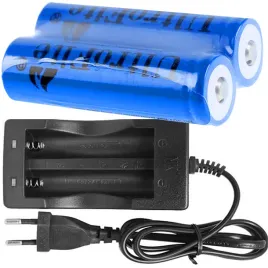 uniwersalna-ladowarka-sieciowa-2-akumlator-8800mah-bateria-ogniwo-18650
