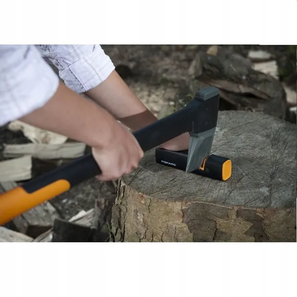 mocna-ostrzalka-fiskars-stan-nowy-kod-producenta-1000601