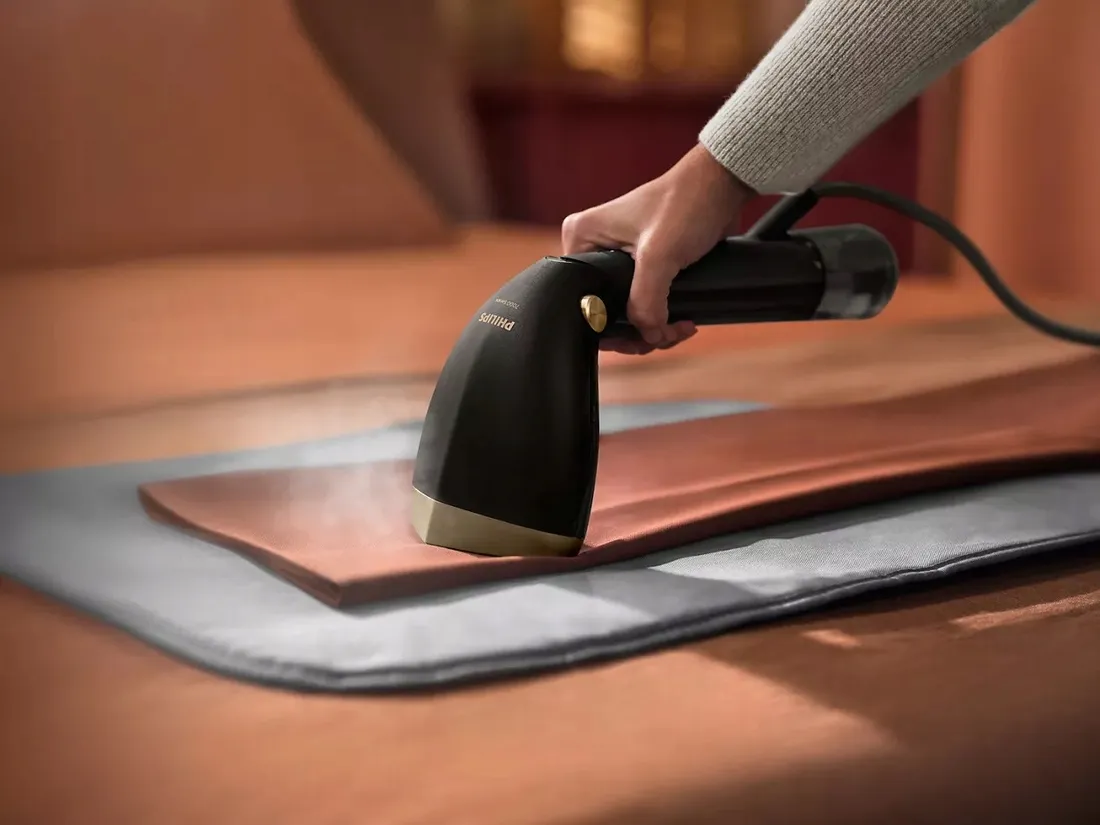 mocny-steamer-do-ubran-philips-1500-w-stan-nowy