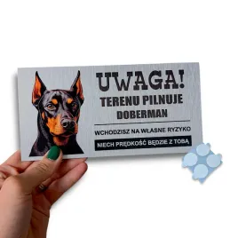tabliczka-uwaga-pies-terenu-pilnuje-doberman