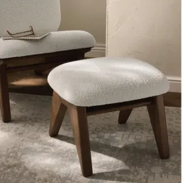 taboret-drewniany-westwing-boucle-z-drewna-litego-stolek