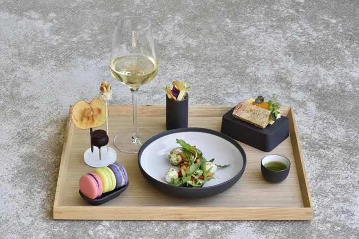 solid-talerz-bialy-27-cm-revol-linia-solid