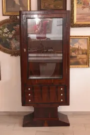 witryna-art-deco-gablotka-serwantka-salon-gabinet-gablota-3-szuflady