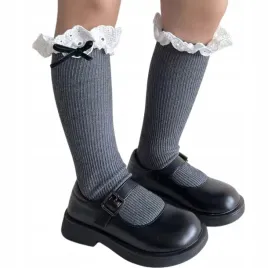 podkolanowki-dzieciece-skarpetki-wysokie-prazkowane-koronka-kokarda