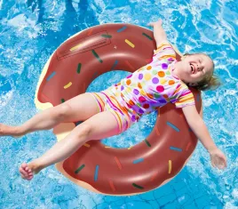 kolo-dmuchane-donut-brazowy-90cm-duzy-materac-do-plywania-wody-na-basen-dla