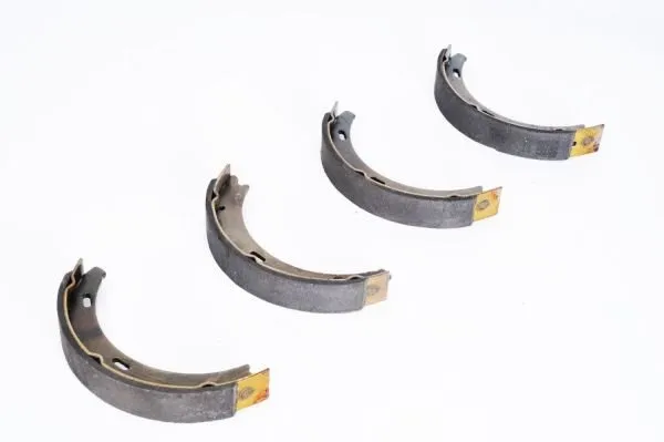 szczeki-hamulca-postojowego-kpl-crm002abe
