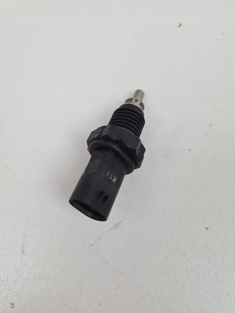 czujnik-temp-wody-audi-febi-bilstein-f106318-stan-nowy-typ-samochodu-autobusy-samochody-dostawcze-samochody-osobowe