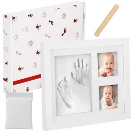 ramka-na-zdjecia-z-odciskiem-raczki-i-stopki-odlew-glinka-biala