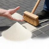 piasek-kwarcowy-suchy-20kg-bialy-do-fug-kostki-brukowej-01-05-mm-stan-nowy