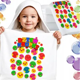 recznik-dla-dziecka-do-przedszkola-dzien-kropki-kredki-kropka-30x50-emoji